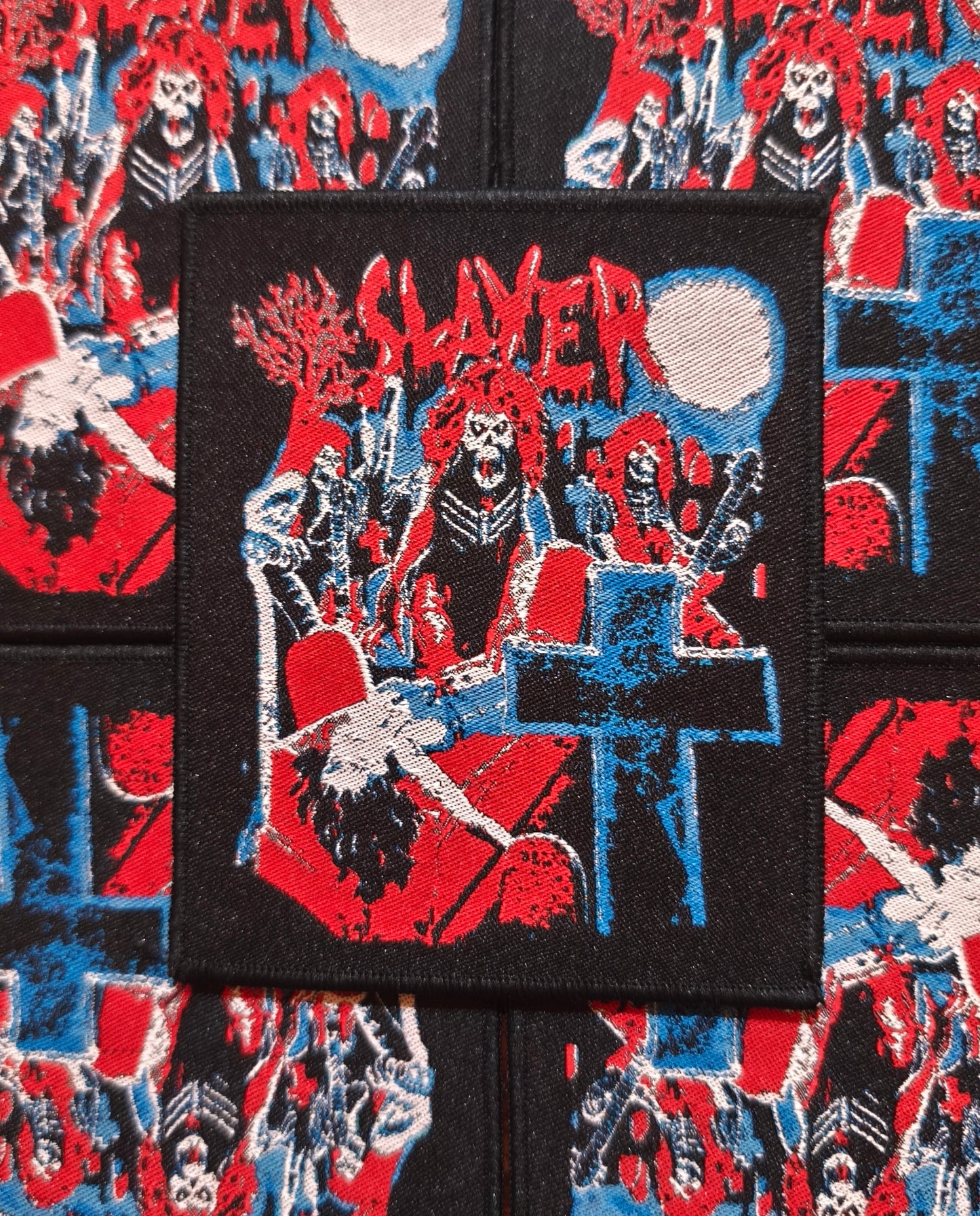 GRAVEYARD I LIVE UNDEAD