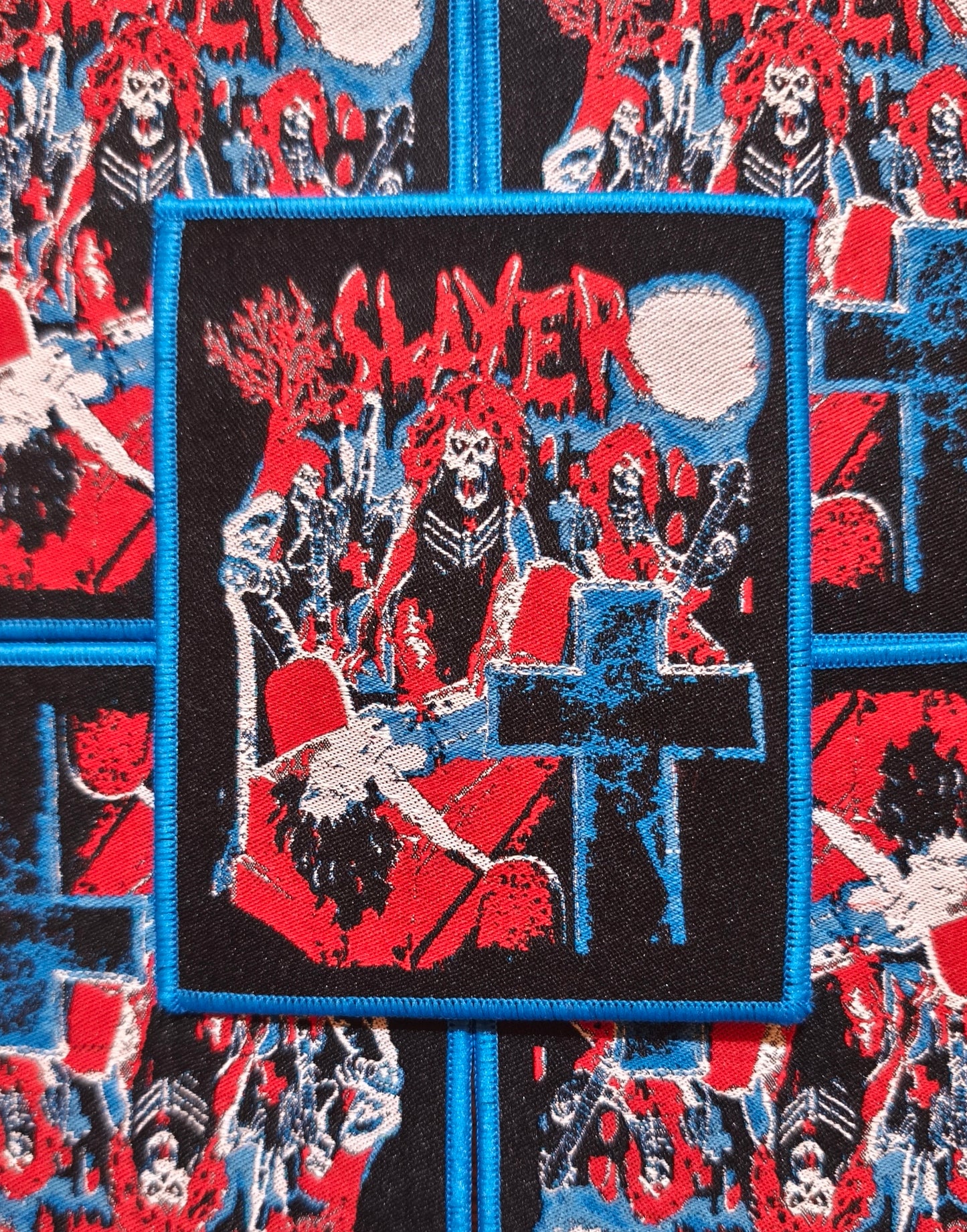 GRAVEYARD I LIVE UNDEAD