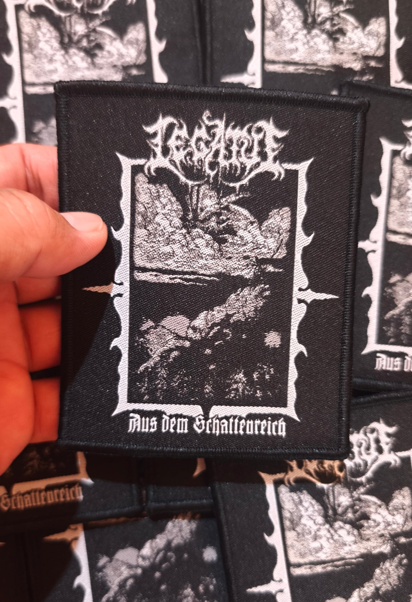 LEGATUS (DE) - Aus dem Schattenreich