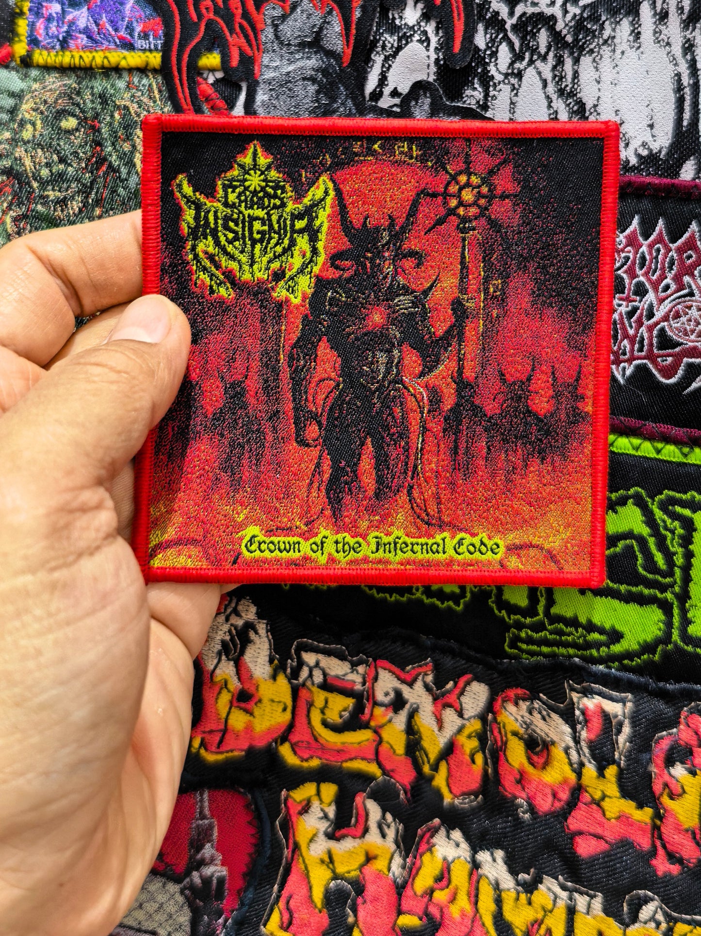 CHAOS INSIGNIA (RO) - Crown of the Infernal Code